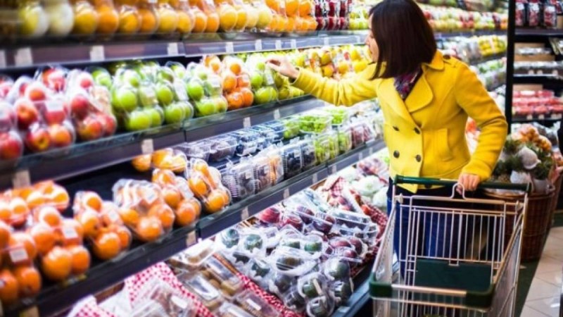 Елорда дүкендерінің бірінде тауар рубльмен сатылған – Жамаубаев мұны заңсыздық деп атады