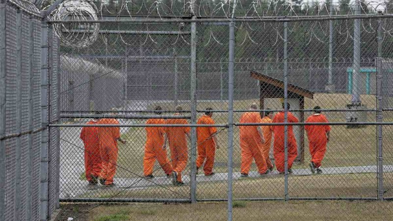 Тұтқындар мерзімінен бұрын босатылу үшін коронавирусты әдейі жұқтыруға тырысқан