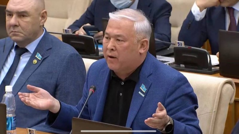 Депутат жаңа премьерге: "Министрлеріңіз парламентке дайындықпен келсін"