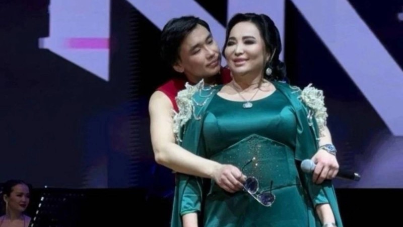 "8 жасынан бастап сахнаға сүйреп едім": Гүлзира Айдарбекова халыққа алғыс білдірді