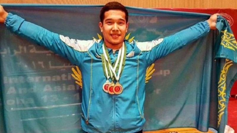 «Ерім дейтін ел жоқ»: Азия Чемпионы Айдар Қазов әкімдік берген пәтерінен шығарылып, далада қалды