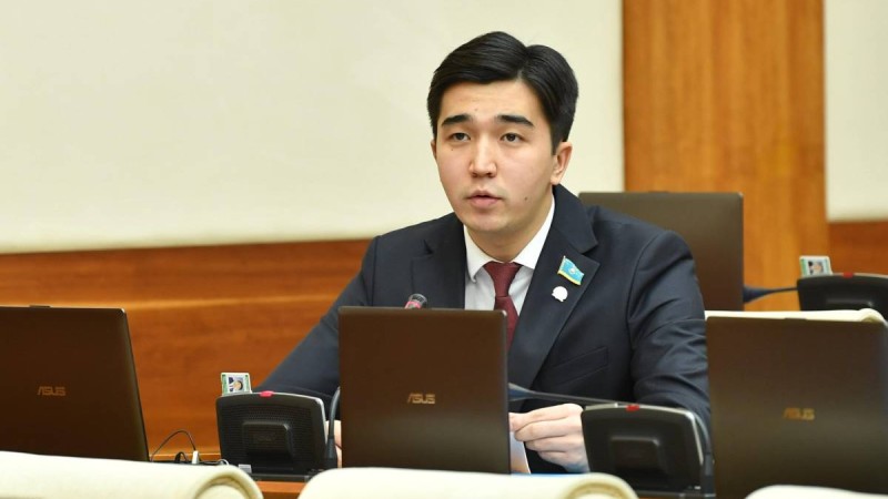 Мәди Ахметов: Жан-жаққа тартпай, Тоқаевтың кандидатурасын қолдайық!