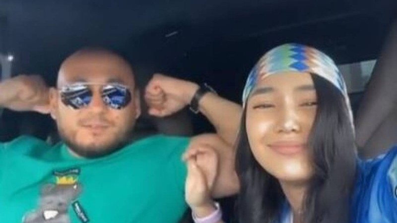 Мөлдір Әуелбекованың бұрынғы күйеуі 18 жастағы қызға үйленді