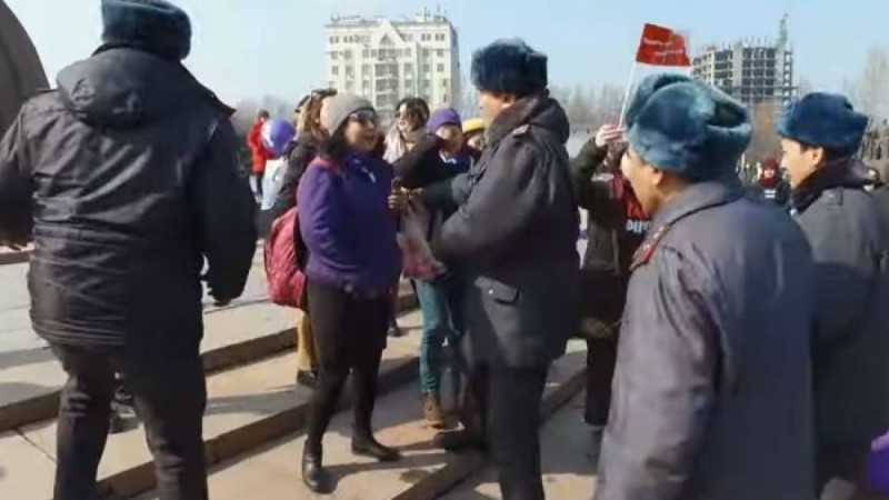 Қырғызстанда милиция 100-ге жуық адамды не үшін ұстады