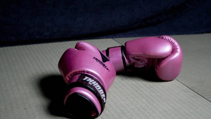 Сау-тамтығы қалмады: UFC тарихындағы үздік жекпе-жектің бірі қалай өтті