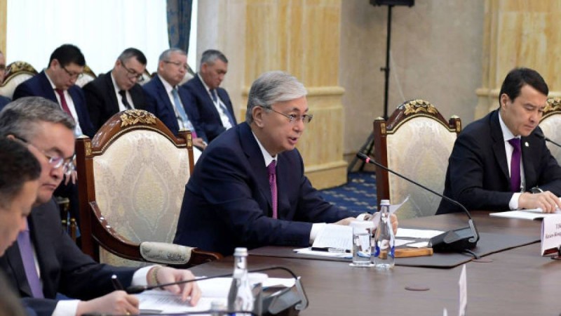 Тоқаевтың Қырғызстанда не істеп жатқаны белгілі болды