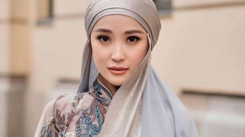 “Төркінім қуып шықты” - Мөлдір Әуелбекова жаңа пәтерге көшкенін айтты