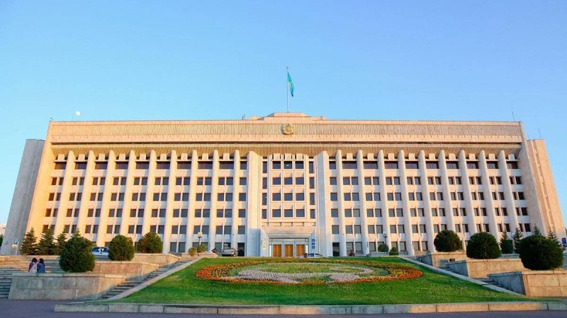 Алматы әкімдігінің жүргізушілері жол ережесін пысқырмайды (Видео)