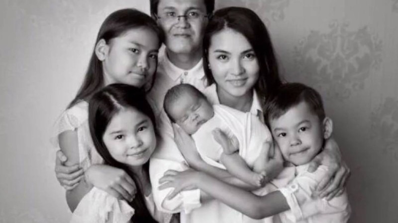 Брифинг кезінде министр Бағдат Мусиннің бесінші баласы дүниеге келді