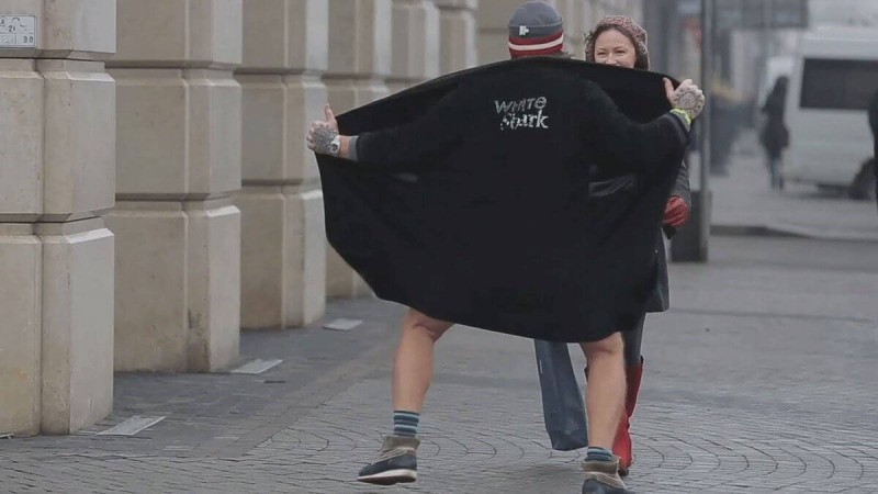 Семейде еркек жұртты сауда орталығында жыныс мүшесін көрсетіп шошытты