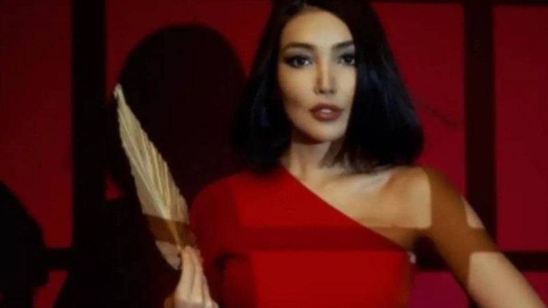 Мінсіз мүсінді Құралай Анарбекова ерлер қауымын естен тандырды (фото)