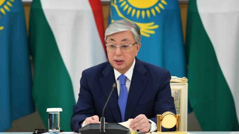 Бұл адамдардың қайтадан «көлеңкеге» түсуіне жол бермеуіміз керек: Тоқаев алғаш рет БЖТ төлеген қазақстандықтар туралы айтты - Қазақстан жаңалықтары