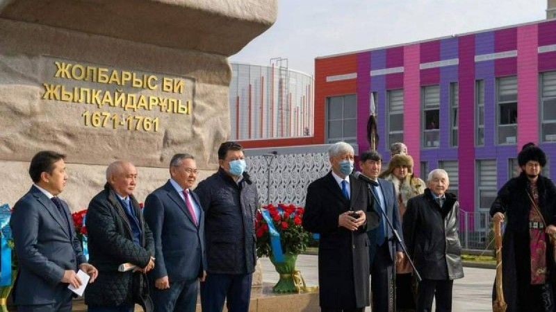 Алматы облысында Жолбарыс биге еңселі ескерткіш орнатылды