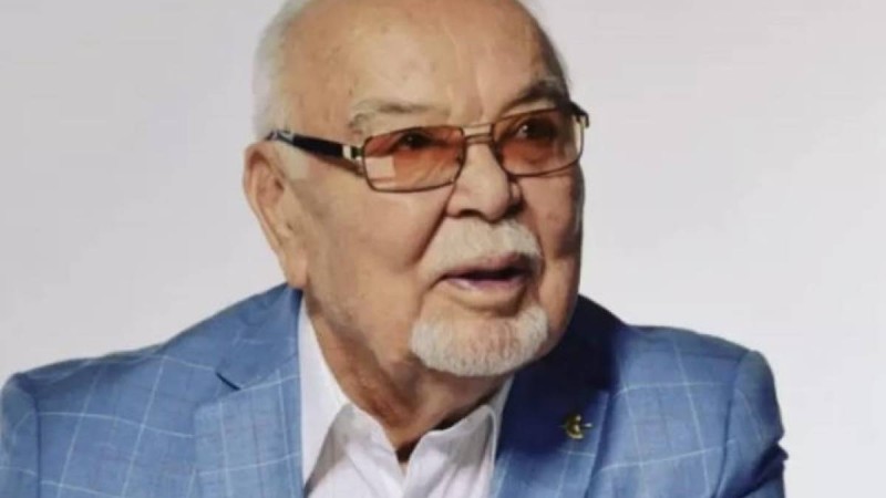 Асанәлі Әшімов жеке заттарын мұрағатқа тапсырды