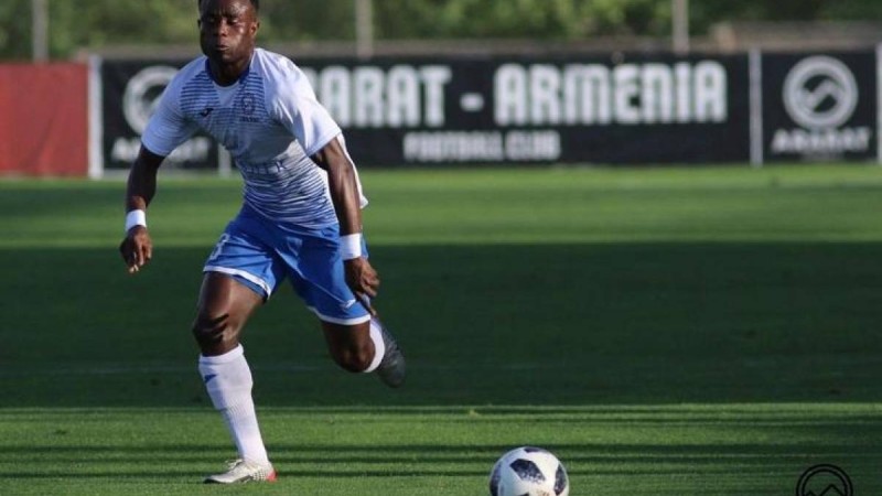 «Гаитилік футболшы Атырауға тегін ауысты»