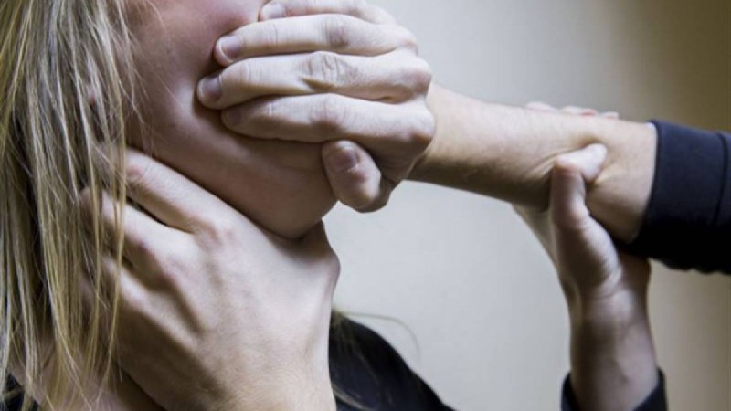 Ер адам 13 жасар қызын қылқындырып өлтіріп, үйдегі бағалы заттарды алып қашқан