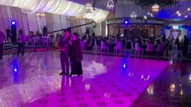 Карантин: Халыққа ақыл айтқыш әншілер мен депутаттар тойда жүр (ВИДЕО)