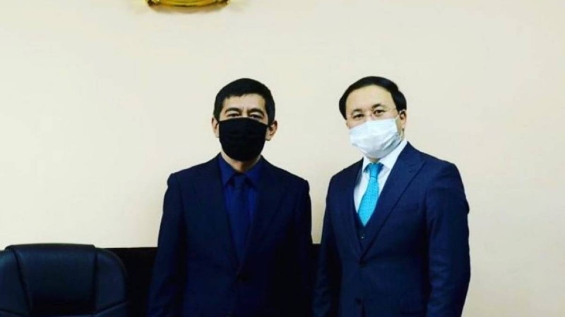 Ринат Зайытов: Үш жүзге сөйлеп жүрген ақындарыңыз 200 адамды жұмылдырып жұмыс істете алмаса, пайдасы не?