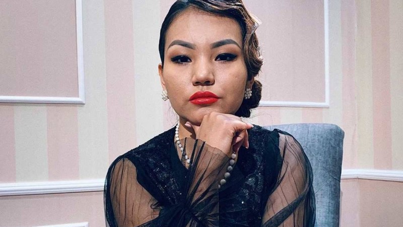 "Мені саусақпен нұқып, мүгедектігімді бетіме басатын":  "Qalayym live"-тің атышулы қатысушысы не себепті өзін түсінетін жігіт іздейді?
Дарина: Менде жігіттерге деген реніш бар