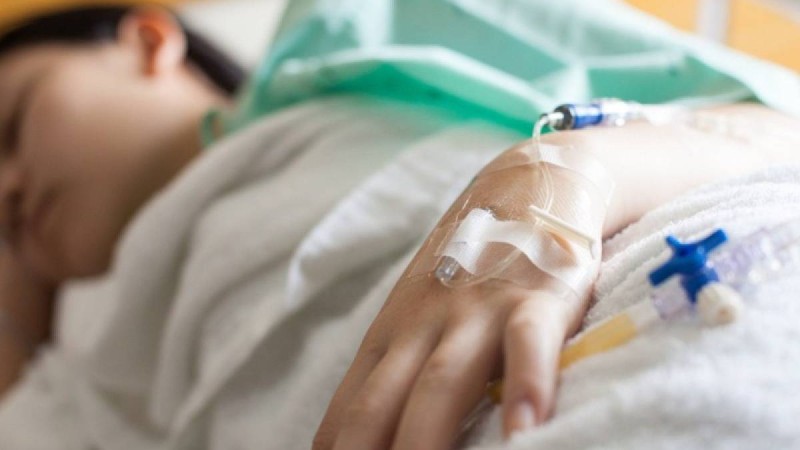 Қызылорда базарында жүрегі ұстап құлаған әйелді тонап кеткен