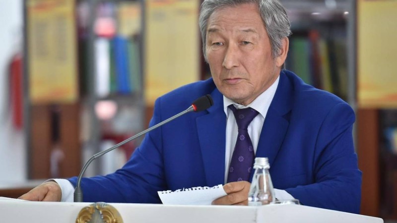 Құлбек Ергөбек: "Мемлекеттік рәміздер үшін кез келген саяси қадамдарды жасаудан тартынбау керек"