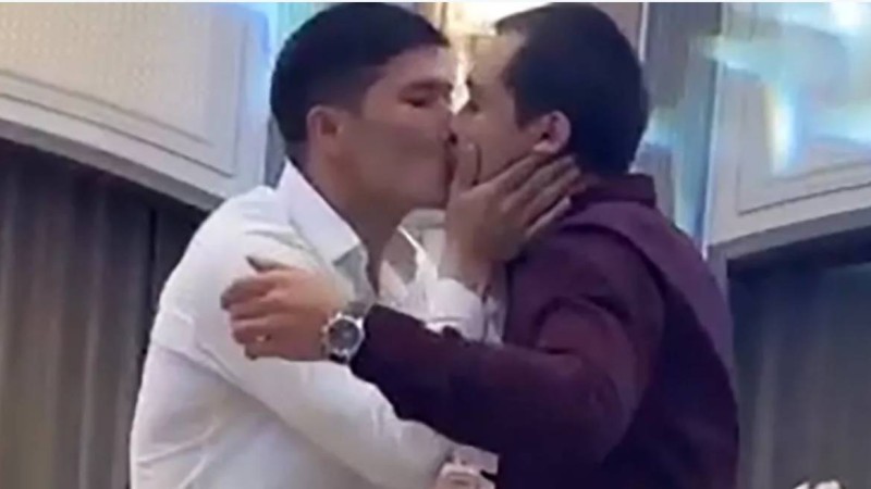 Екі қазақ актерінің сүйіскені елді шошытты (Видео)