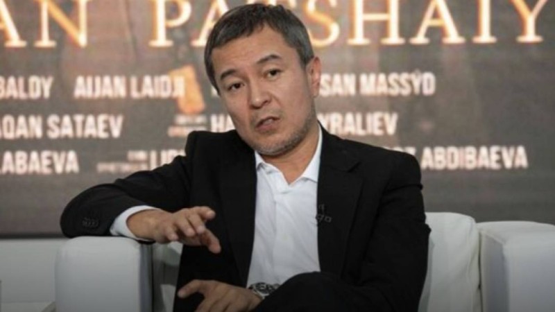 Режиссер Ақан Сатаев "Қазақфильмнің" басшысы қызметінен кетті