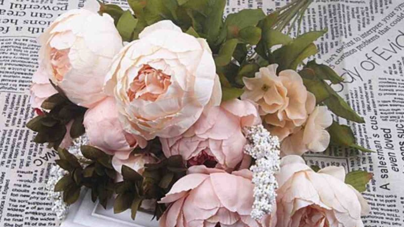 Нұр-Сұлтанда мұғалімдерге сыйлықтар үшін ақша жинаған ата-аналар наразылық білдірді