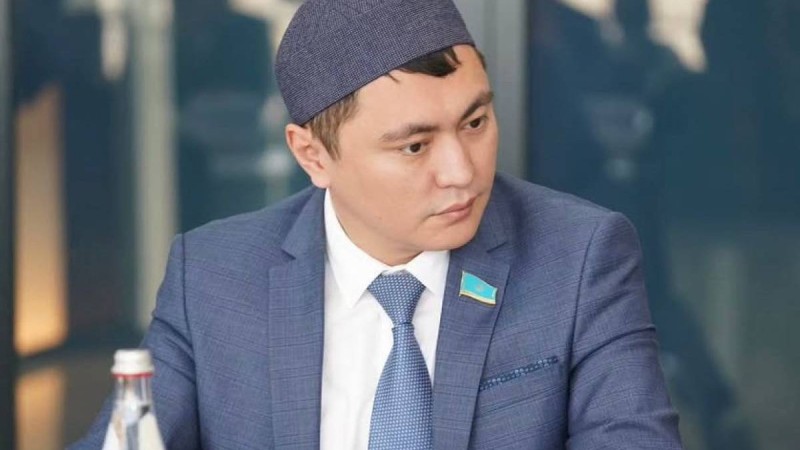 «Мешітке адам басына 20 мың теңге төлейсің»: Депутат адам өлімінің бизнеске айналғанын айтты