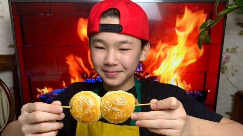 Инстаграмда 1,3 млн оқырманы бар жас аспаз 15 жасқа толды