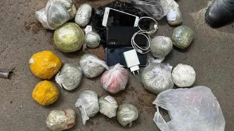 Ұлттық ұлан қызметкерлері түзеу мекемелеріне 140 ұялы телефонды өткізу әрекеттерін тоқтатты