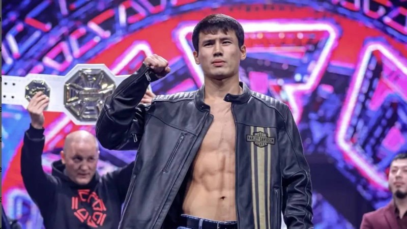 Қазақстандық файтер жекпе-жекте қарсыласының жағын сындырып жіберді (ВИДЕО)