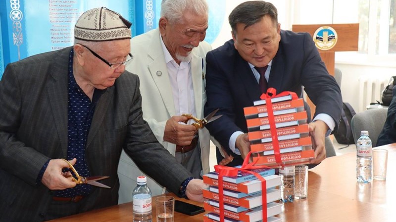 Фотография саласында қазақ тілінде кітаптар жарық көрді