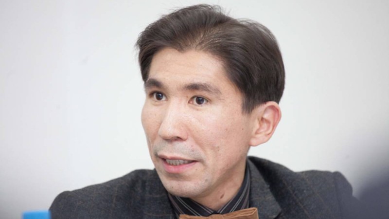 Латынға көшу «отарлық мұрадан арылудың» жолы – Досым Сатпаев