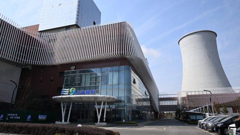 Аким Алматы Ерболат Досаев ознакомился с деятельностью крупного мусороперерабатывающего завода в Китае