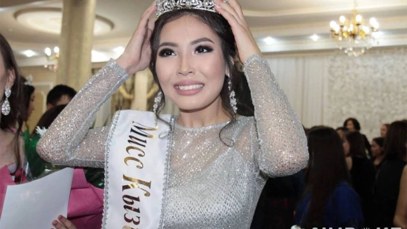 "Әке-шешемнің басына барып қайтқым келеді".  "Мисс Қызылорда-2017" жинаған ақшасын қайда жұмсайтынын айтты