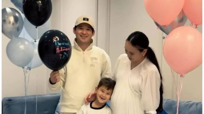 Cерік Ибрагимов келіншегі мен ұлын перзентханадан шығарып алды (видео)