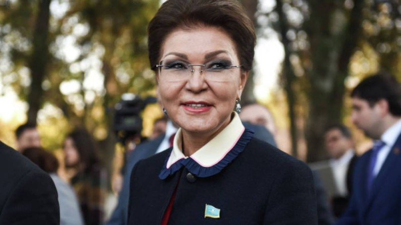 "Солардың арқасында жанданды": Назарбаева қазақстандық әйелдерді мақтады