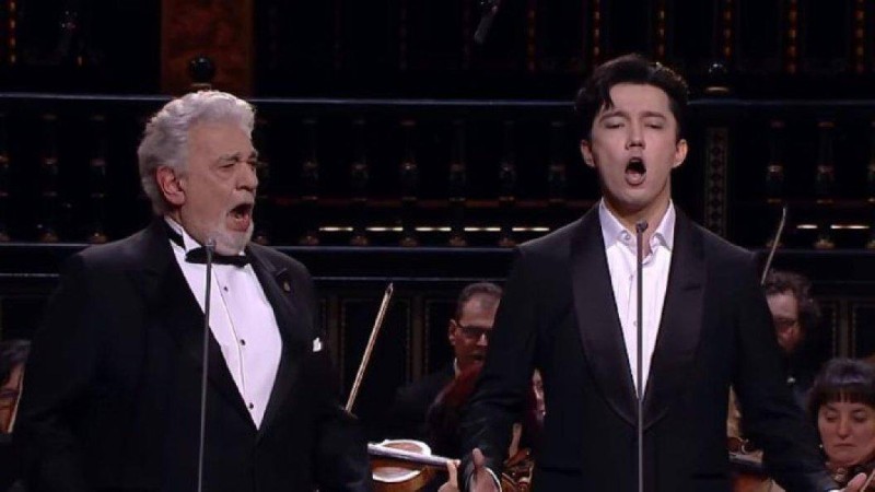 «Теңдессіз шедевр»: Димаш әлемге әйгілі Пласидо Домингомен ән шырқады (видео)