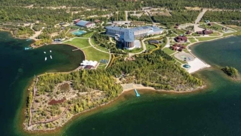 Қызметкерлері жаппай уланған: Миллиардер Болат Өтемұратовқа тиесілі Rixos Borovoe қонақүйіне айыппұл салынды