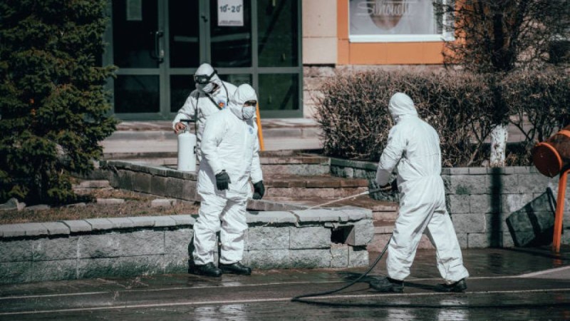 Тоқаев дезинфекция жасап жүрген жігітті таныды