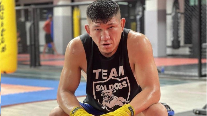 Блогер Қуат Хамитке жұдырық жұмсады ма?