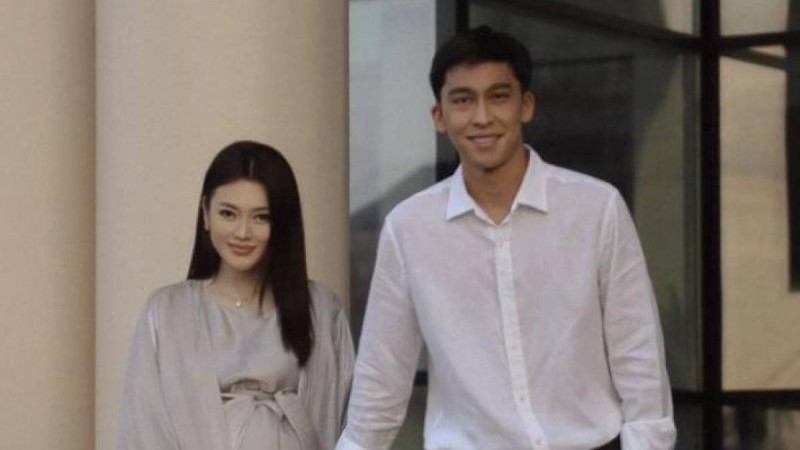 “Ренжімеңіздер”: Ерке Есмахан ел күтпеген жаңалығымен бөлісті