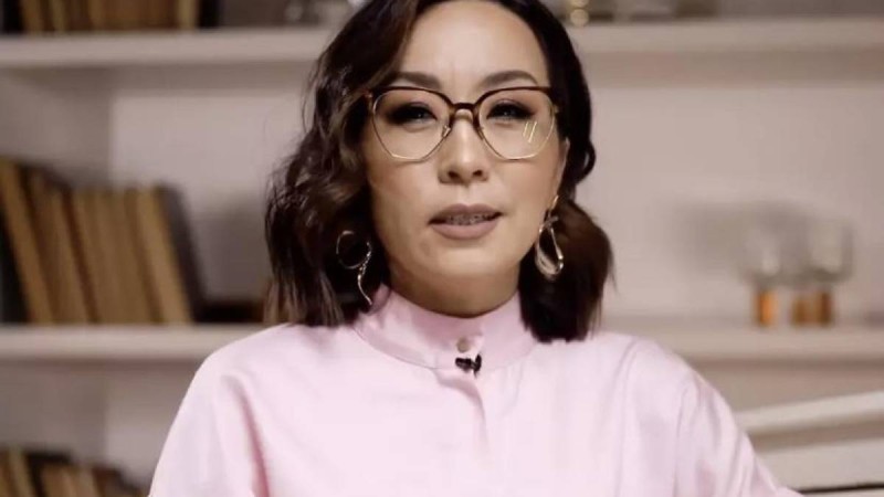 Дина Төлепберген "Астарлы ақиқатты" жүргізуді тоқтатқанын мәлімдеді