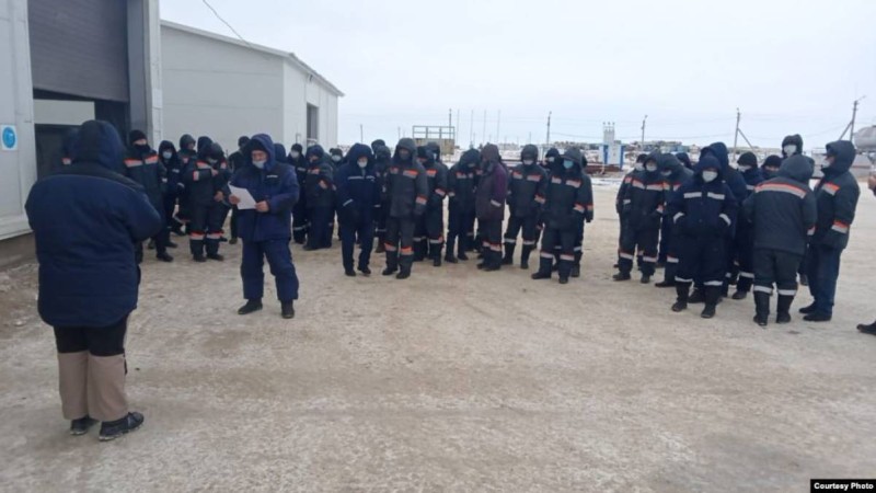 Жалақыларына 40 мың қосылады. Ақтөбе облысында мұнайшылар ереуілді тоқтатты