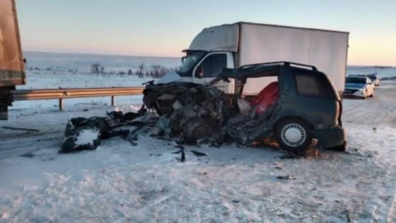 Ақтөбе облысында төрт көлік апатқа ұшырап, салдарынан бір отбасы қаза тапты (фото, видео)