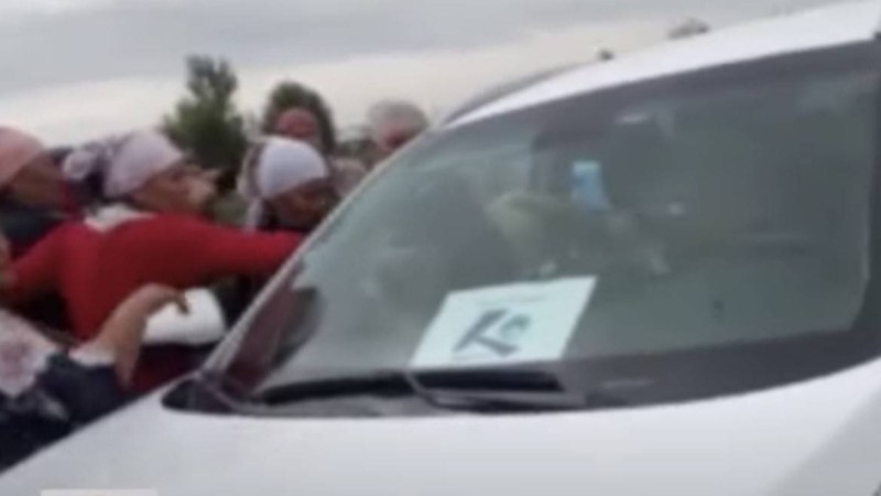 Түркістан облысында үйлері суға батқан жұрт аудан әкімін ұруға дейін барды - Қазақстан жаңалықтары