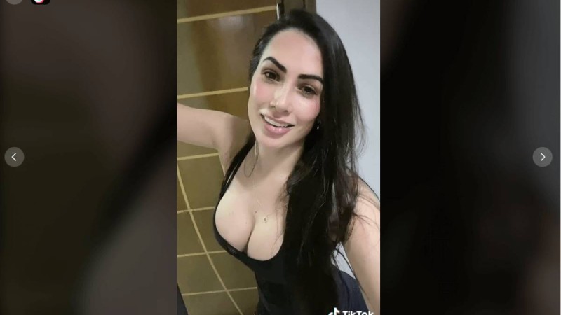 Отағасы блогер әйелін жартылай жалаңаш киімі үшін 14 жерінен атып өлтірді