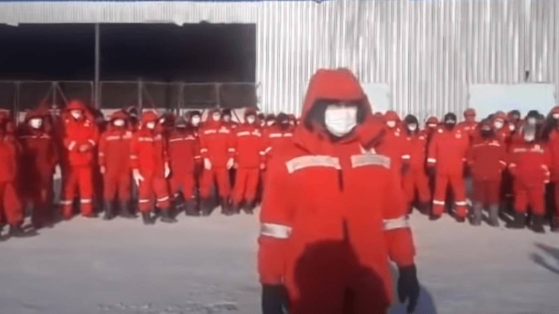 «Соңына дейін тұрыңдар!»: Қазақстандықтар қытайлық мұнай компаниясына қарсы ереуілге шыққан мұнайшыларды қолдады