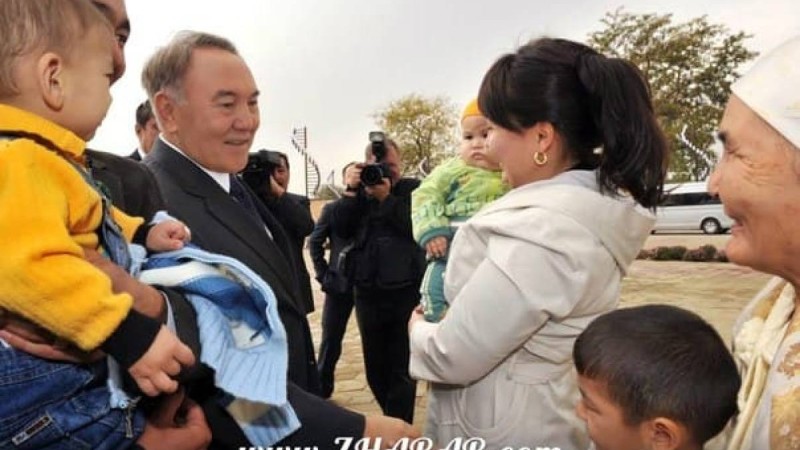 Шығарма: 1 Желтоқсан - Тұңғыш Президент күні (Елін сүйген, елі сүйген Елбасы)